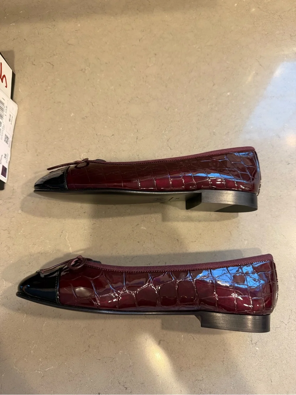 BNWT Chanel 26A Croc Embossed Patent DK Burgundy/Black Ballet Flat Size 36